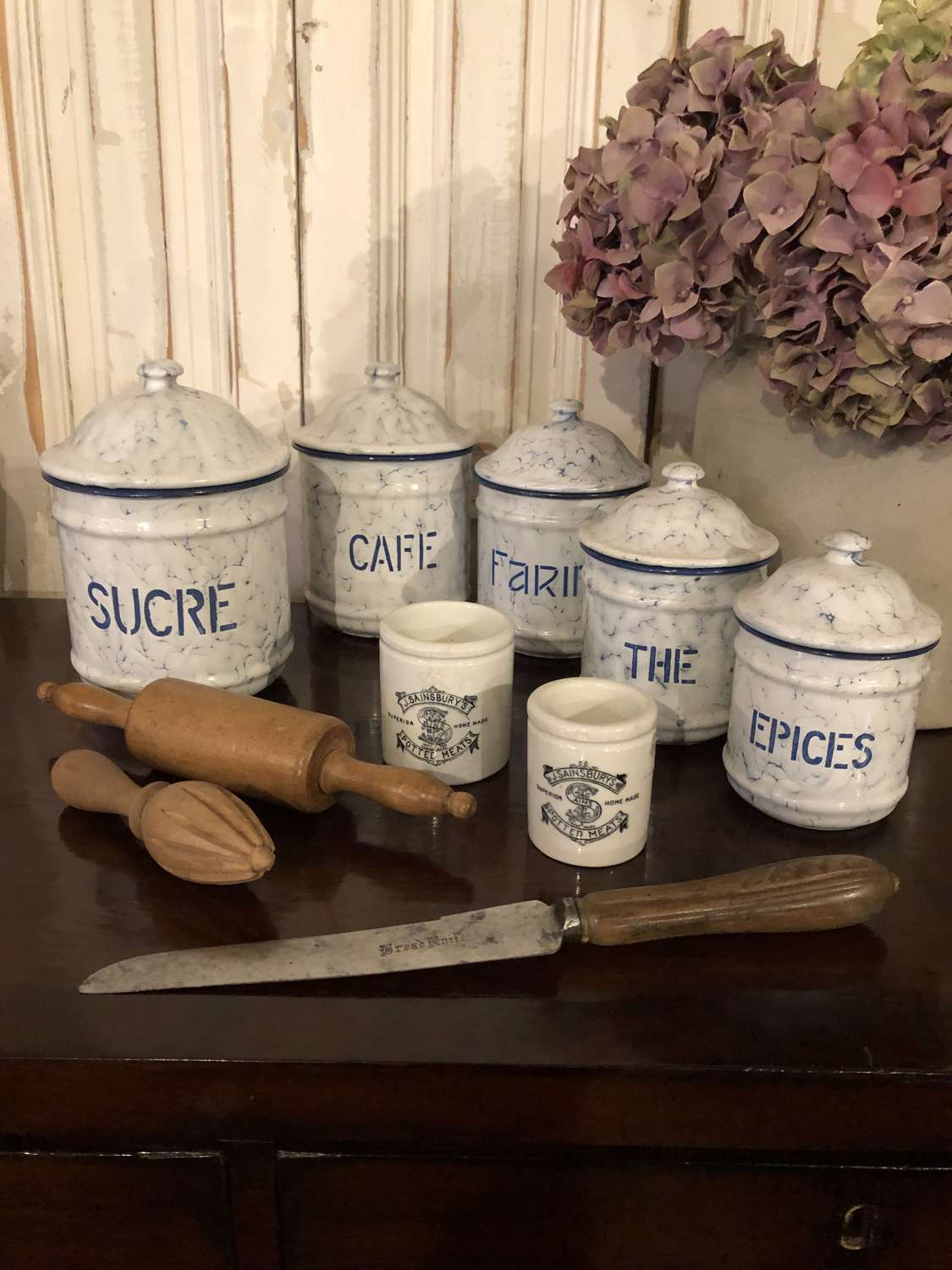 Quality set of 5 Kitchen Canisters
