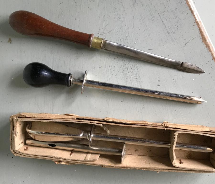 Antique Animal Anti-bloating Knives