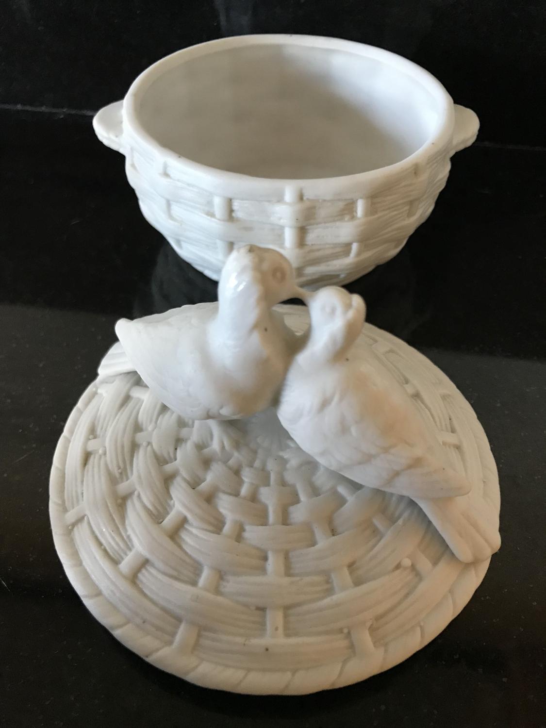 Decorative White Doves Pin Pot