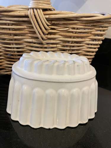 White Enamel Jelly Mould