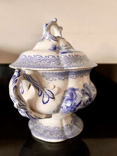 Small 19th Cent Blue & White Tureen with lid