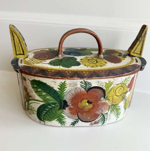 Exceptional, Scandinavian Painted Birch wood Box