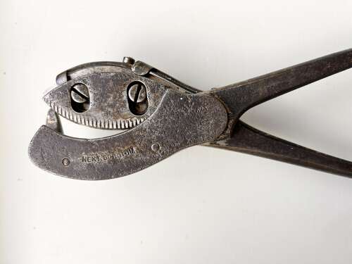 Scarce Arnold & Sons CASTRATORS