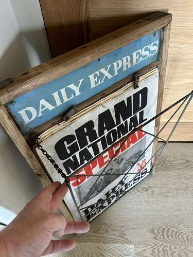 Newspaper Seller's Board