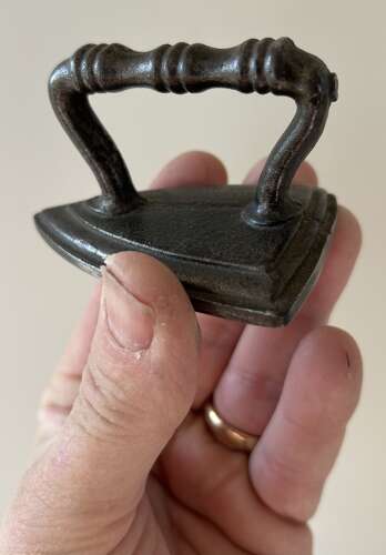 Small Victorian Lace Iron