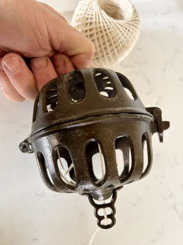 Edwardian Kitchen/Shop String Holder