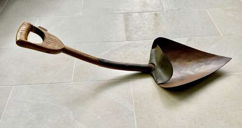 Rare 'Bonnet Shovel'