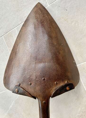 Rare 'Bonnet Shovel'
