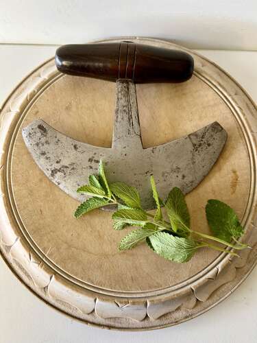 Georgian Herb Chopper